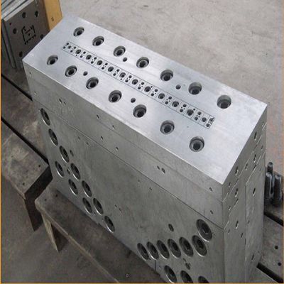Polito ed elettroplatato 700 mm CPVC WPC Hollow Door Panel Extrusion Mould