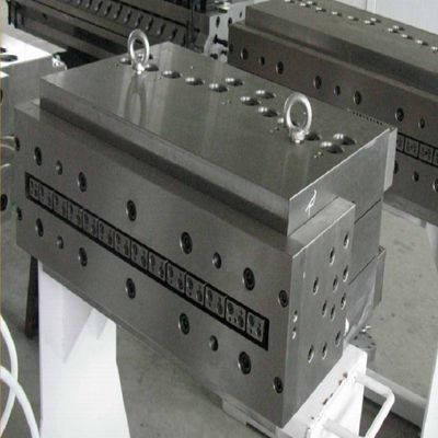 Polito ed elettroplatato 700 mm CPVC WPC Hollow Door Panel Extrusion Mould