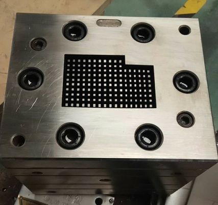Decorazione d'interni Stampo di telaio di porta WPC in materiale 3Cr17 per dimensioni personalizzate
