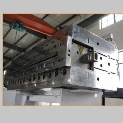 800mm WPC porta Making Machine Stampo di estrusione per le esigenze del cliente