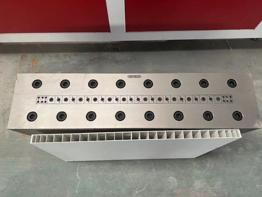 Matrice / calibratore / testa di stampaggio per estrussione di plastica in PVC argento con 1 cavità di stampo
