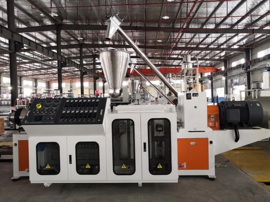 55kW di potenza Yuhao PVC porta pannello di estrussione macchina per la produzione di profili in PVC SIEMENS