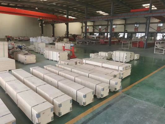 Matrice / calibratore / testa di stampaggio per estrussione di plastica in PVC argento con 1 cavità di stampo