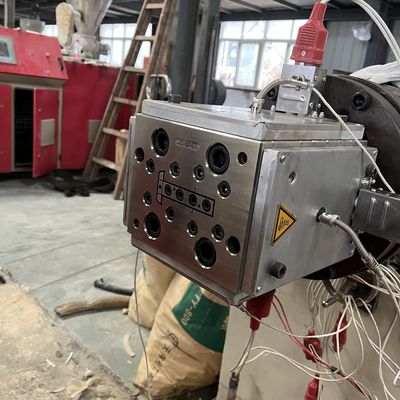 Scaffalatura, lucidatura, polizzatura di PVC, giubbotti, profilati di assi, stampi di estrusione per prodotti