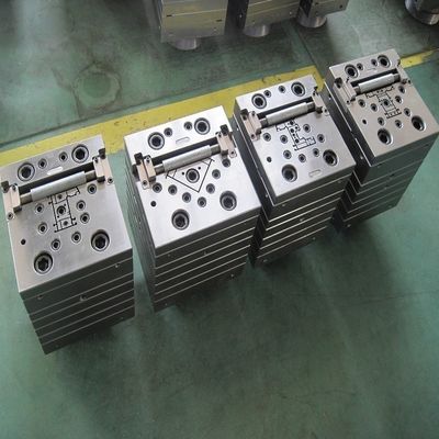 Progettazione di profili in PVC Stampo di estrusione di plastica per finestre in UPVC