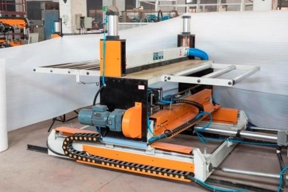 Tecnologia della linea di produzione per l'estrusione delle piastrelle di tetto in PVC per la fabbricazione di lamiere di tetto