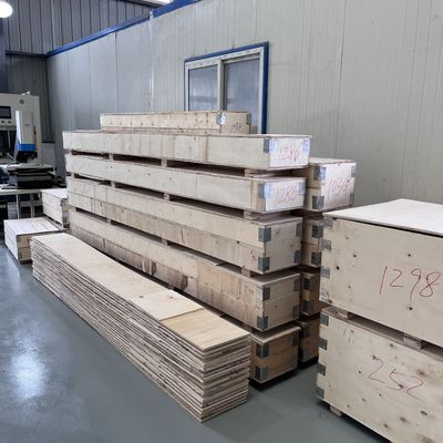 3Cr17 Stampi per profili di finestre per estrussione in PVC per macchine per la fabbricazione di porte e finestre in UPVC
