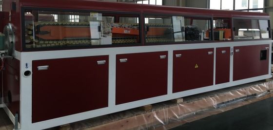 Macchina per la fabbricazione di profili di pavimentazione in WPC a doppia vite di plastica PE per 150-200 kg/h Capacità