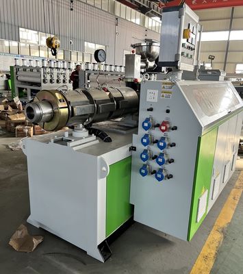 Macchina di estrusione per pavimenti in WPC composito per pavimenti e assi in WPC