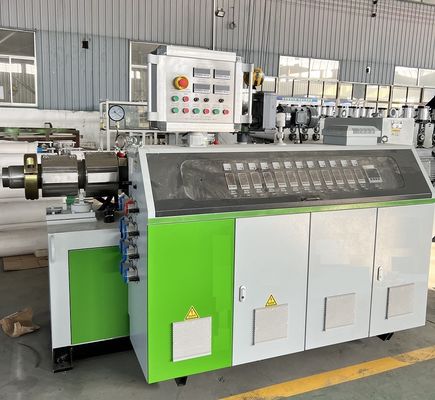 Macchina di estrusione per pavimenti in WPC composito per pavimenti e assi in WPC