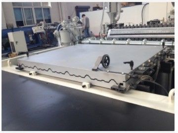 Macchina di estrussione conico a doppia vite di lamiere di tetto vetrate in PVC con ABB Inverte