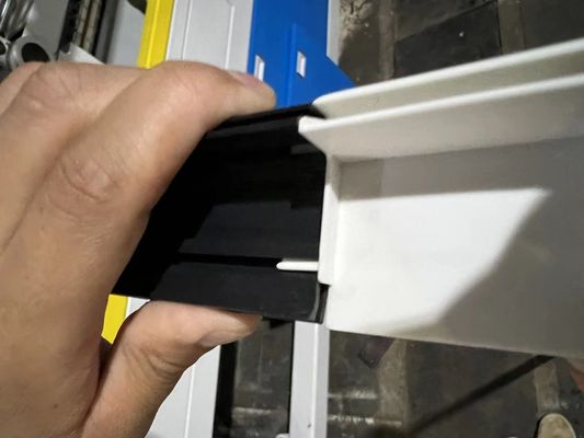 Modello di estrussione di plastica per la produzione di prodotti per la casa