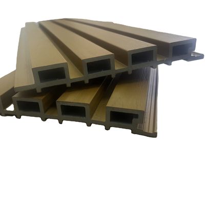 Macchina di produzione di pannelli di soffitto in PVC a doppia vite conica a rotazione contraria ad alta produttività