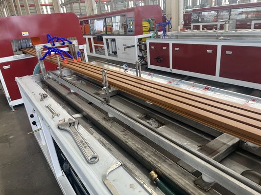 Macchine per pannelli in PVC a coestrusione ad alta produttività per la lavorazione a coestrusione