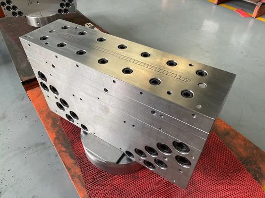 Stampo per prodotti domestici per l'estrusione di profili di finestre in PVC personalizzati in colore argento