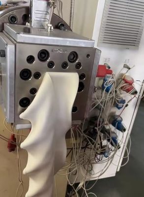 Strumenti di estrusione per profili di plastica su misura per finestre e porte in UPVC
