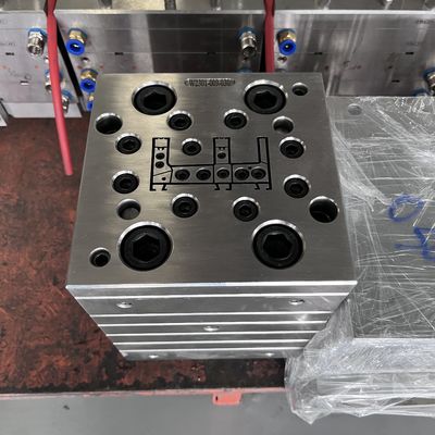 Materiale di stampo 3CR17 personalizzato Profili finestre UPVC Matrice di estrusione per estrusori in PVC