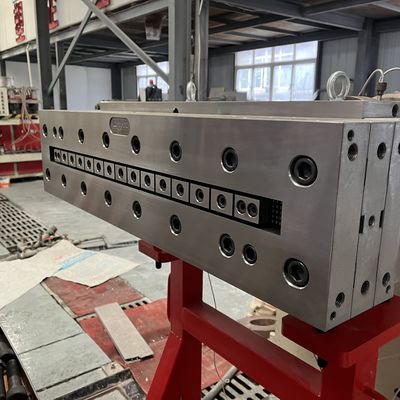 Modello di estrussione di lucidatura elettroplata per la linea di produzione di pannelli murali WPC