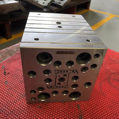 Per la produzione di acciaio a caldo, il materiale utilizzato è il PVC.