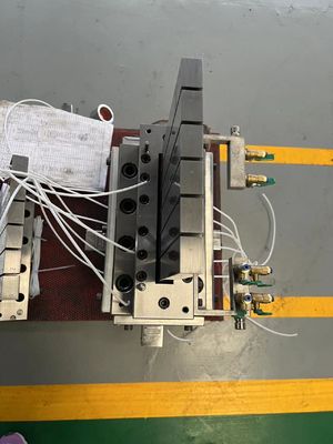 Modello di estrussione per pannelli murali in UPVC migliore per un design durevole e alla moda