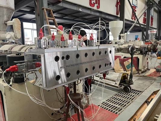 Macchina di estrusione in PVC progettata in AutoCAD per la produzione di lucidatura elettroplata