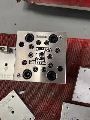 1 Profilo della finestra per estrussione UPVC per stampi Strumenti per porte e finestre d'argento