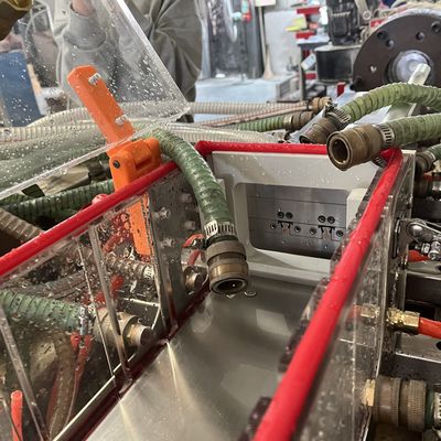 Processo di creazione del profilo del basamento per stampi di estrussione in UPVC