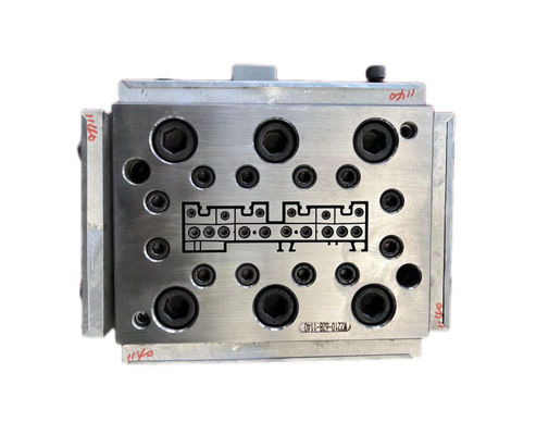 Precise PVC WPC Silver Door Frame Profile Extrusion Mould per le esigenze di stampaggio in plastica