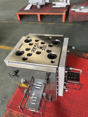 Stampo di cavità 1 per profili di finestre in PVC Stampo di estrusione per profili di plastica per porte e finestre