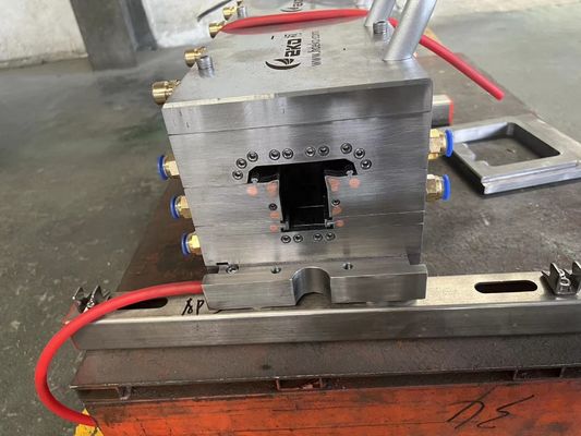 Stampo di cavità 1 per profili di finestre in PVC Stampo di estrusione per profili di plastica per porte e finestre