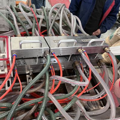 Stampo di cavità 1 per profili di finestre in PVC Stampo di estrusione per profili di plastica per porte e finestre