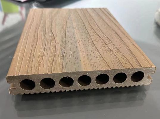 Stampo di estrussione in plastica PE WOOD con progettazione professionale e assistenza post-vendita