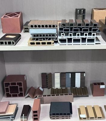 Stampo di estrussione in plastica PE WOOD con progettazione professionale e assistenza post-vendita