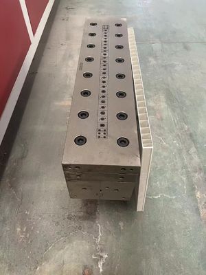 Modello di estrussione per pannelli vuoti in PVC/macchina per la fabbricazione di finestre in PVC