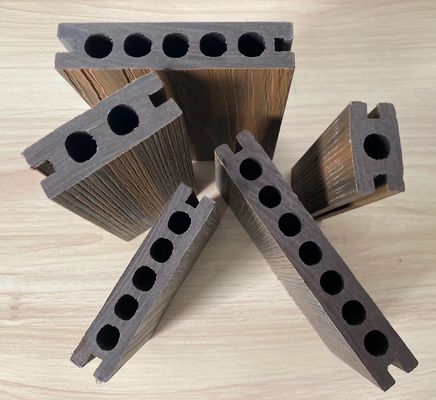 Modello di pannelli esterni per PE argento estrussione di legno di plastica di pavimento e porta