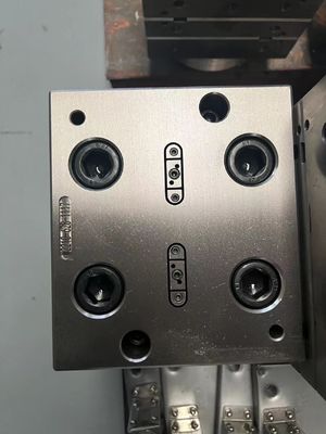 Modello di strumento per la stampatura di stampi di vetro per vetro UPVC di serie 60 per dimensioni personalizzate