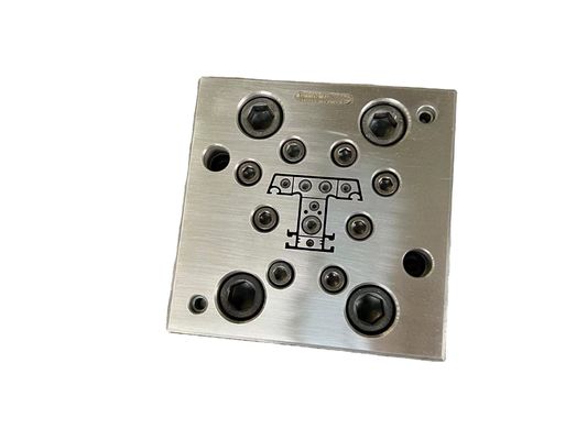 3CR17 Materiale di stampo Estrusione di profili in PVC argento per accessori per finestre e porte
