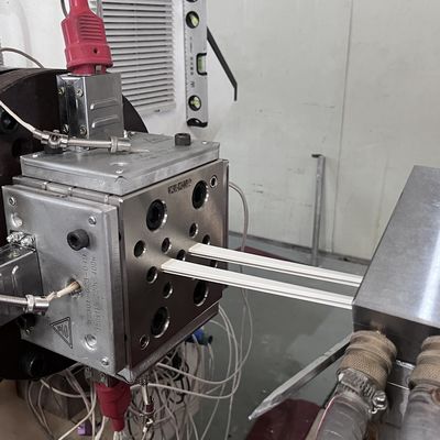 Perfilo di dimensioni personalizzate Finestre di fornitura di profili di plastica Stampo di estrusione per stampi di decorazione