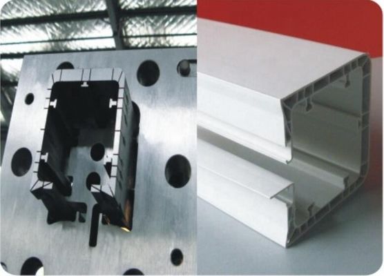Estrusione professionale di parti di profili in PVC per trattamento di lucidatura con elettroplata