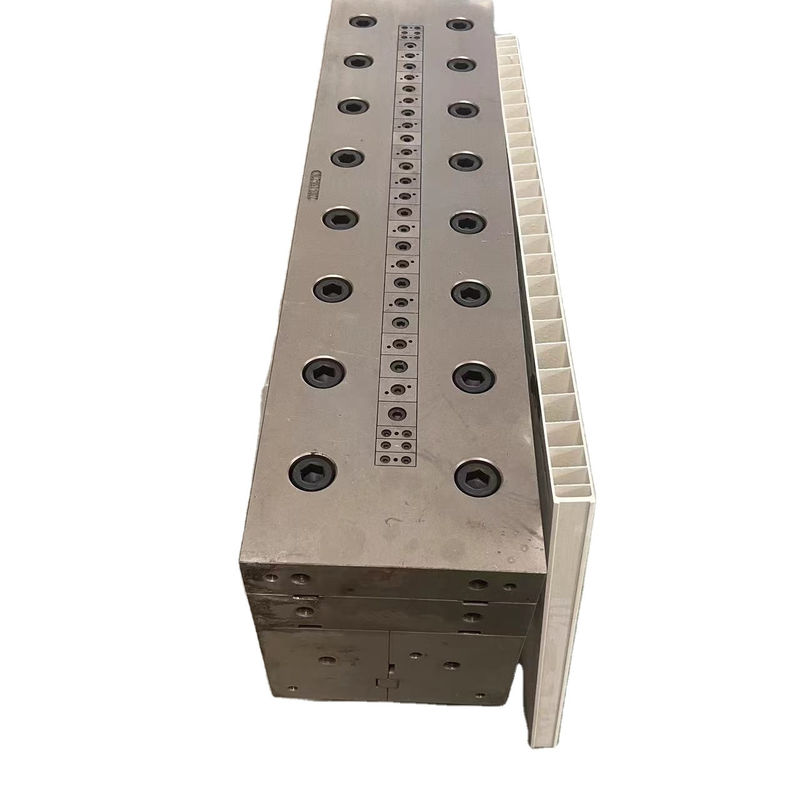 Trattamento di lucidatura con elettroplatazione 3CR17 UPVC Hollow Panel Mold per pannelli per porte e pareti